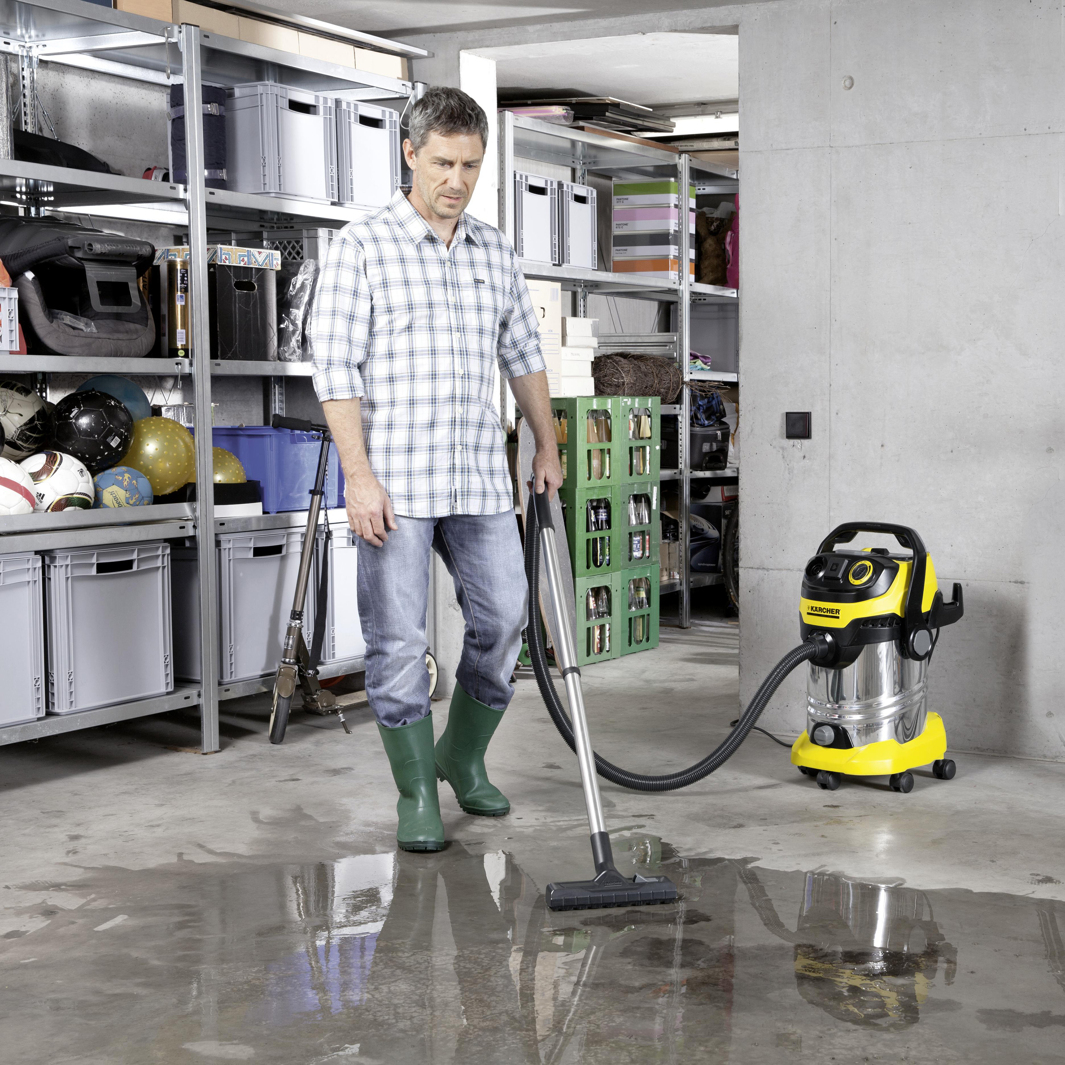 Building vacuum cleaner Karcher WD6 p premium 1300 W (cleaning